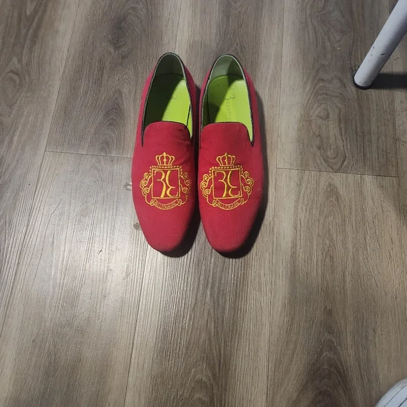 Shoes - Picture 7 of 11